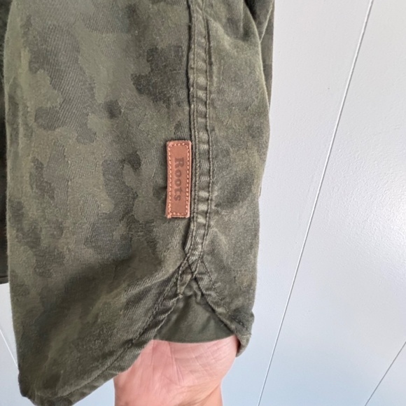 Roots men's green camo print button down long sleeve cotton blend shirt size L - Picture 10 of 14